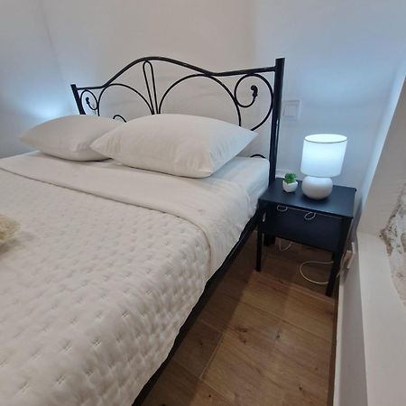 Small House Saint Michael شيبينيك المظهر الخارجي الصورة