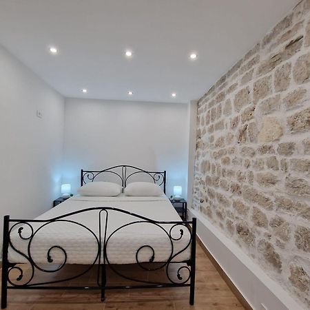 Small House Saint Michael شيبينيك المظهر الخارجي الصورة