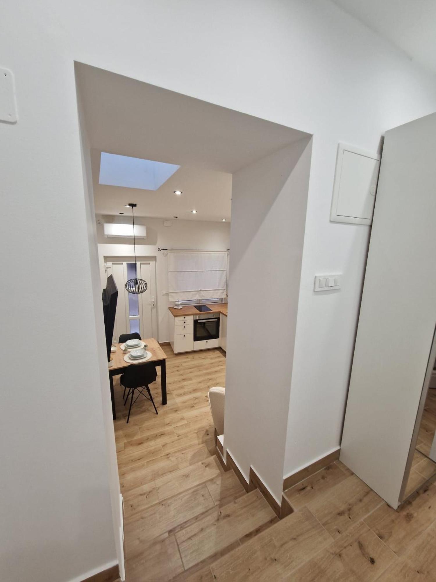 Small House Saint Michael شيبينيك المظهر الخارجي الصورة