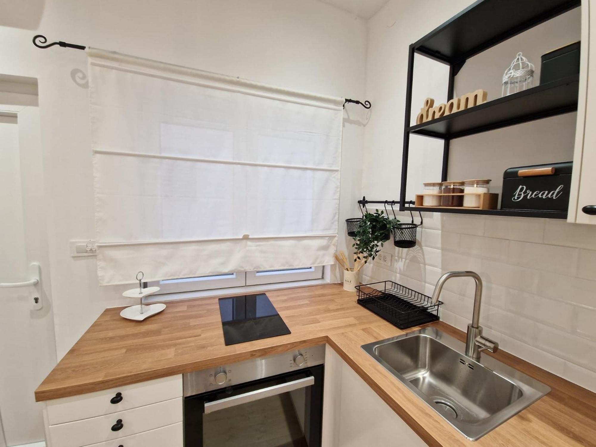 Small House Saint Michael شيبينيك المظهر الخارجي الصورة