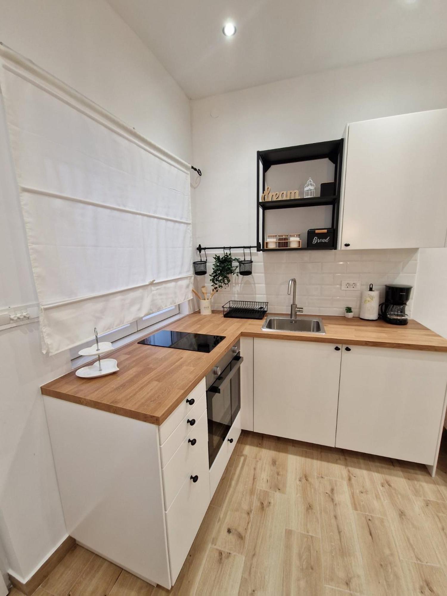 Small House Saint Michael شيبينيك المظهر الخارجي الصورة