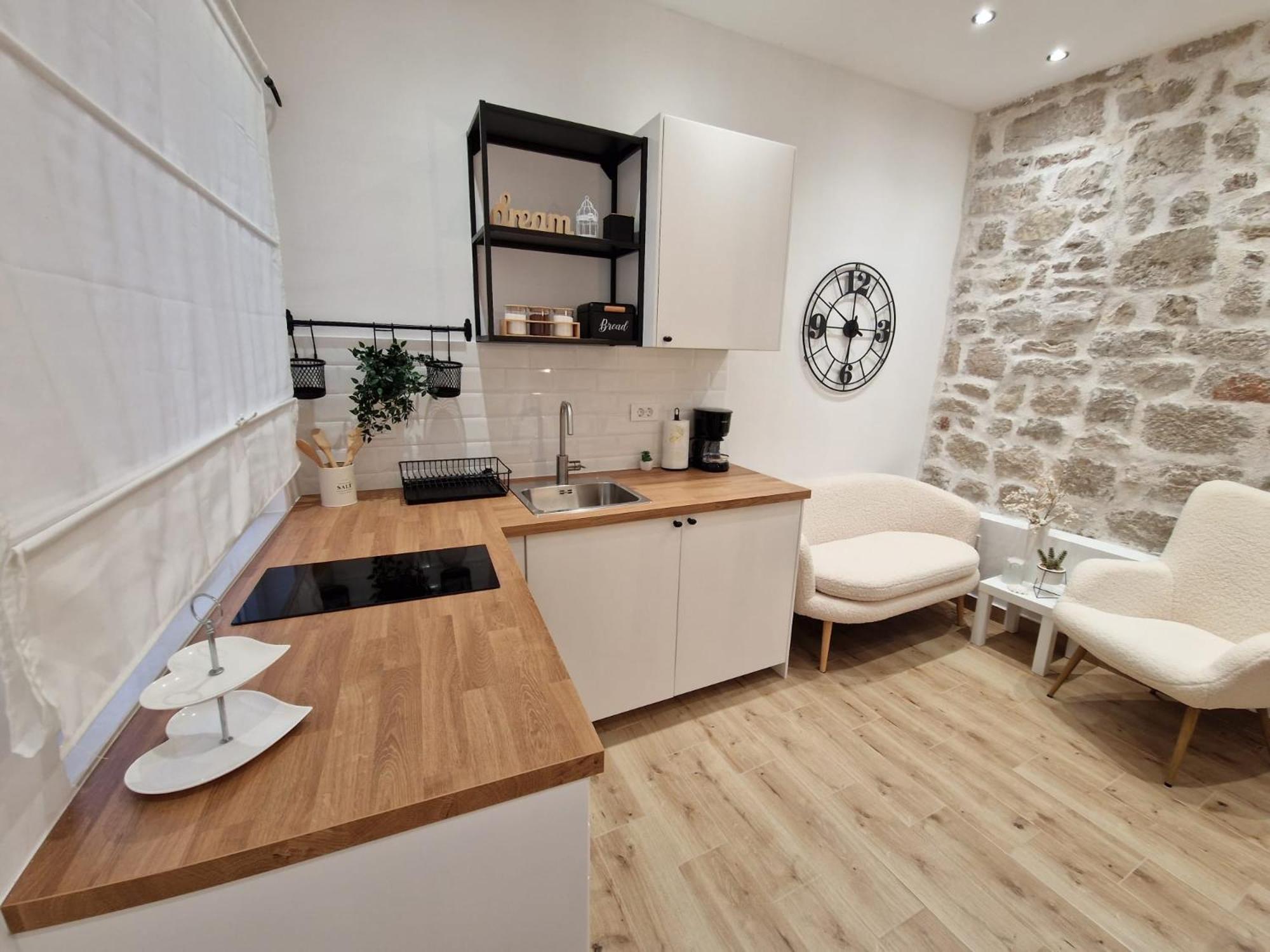 Small House Saint Michael شيبينيك المظهر الخارجي الصورة