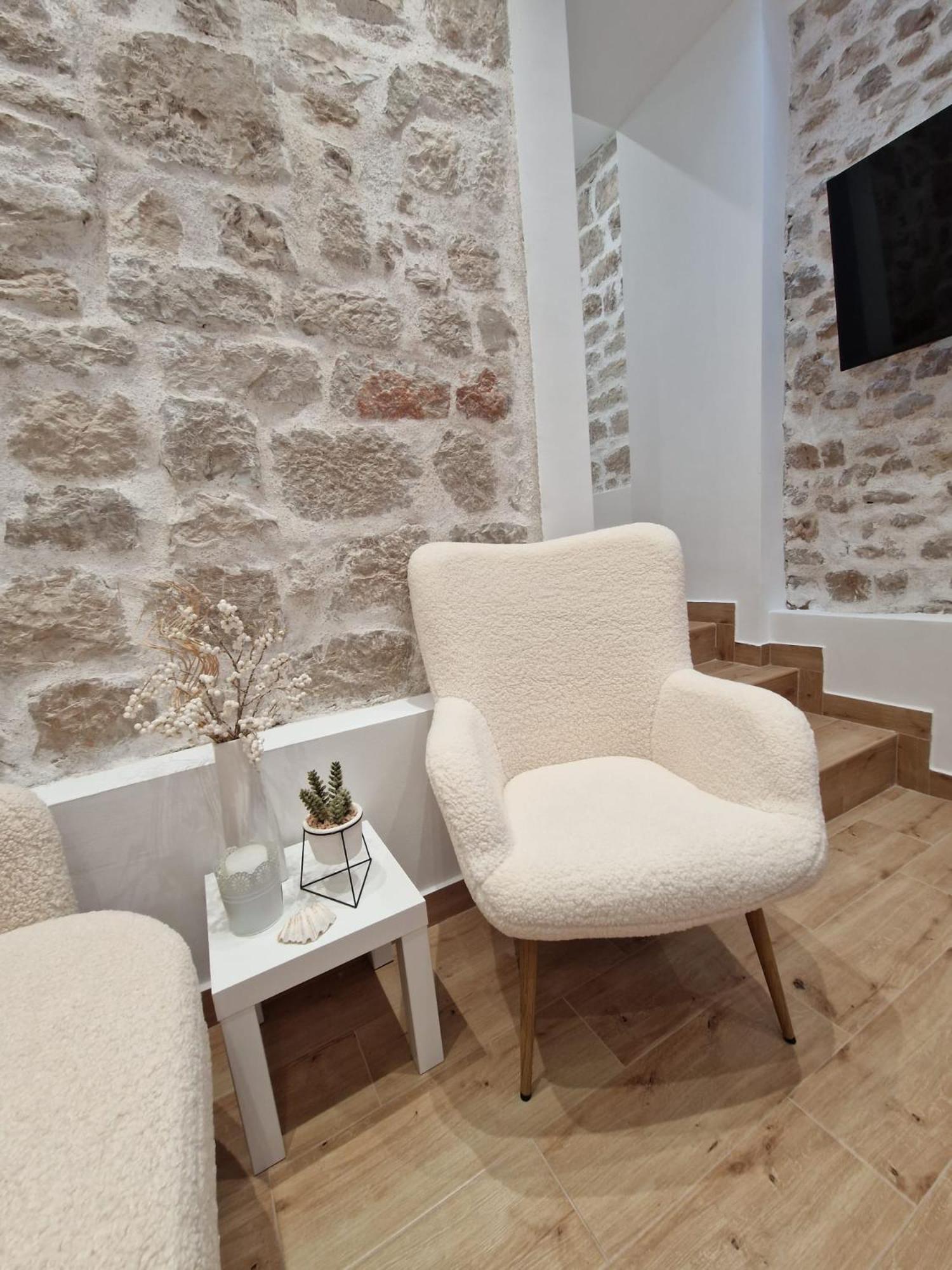 Small House Saint Michael شيبينيك المظهر الخارجي الصورة