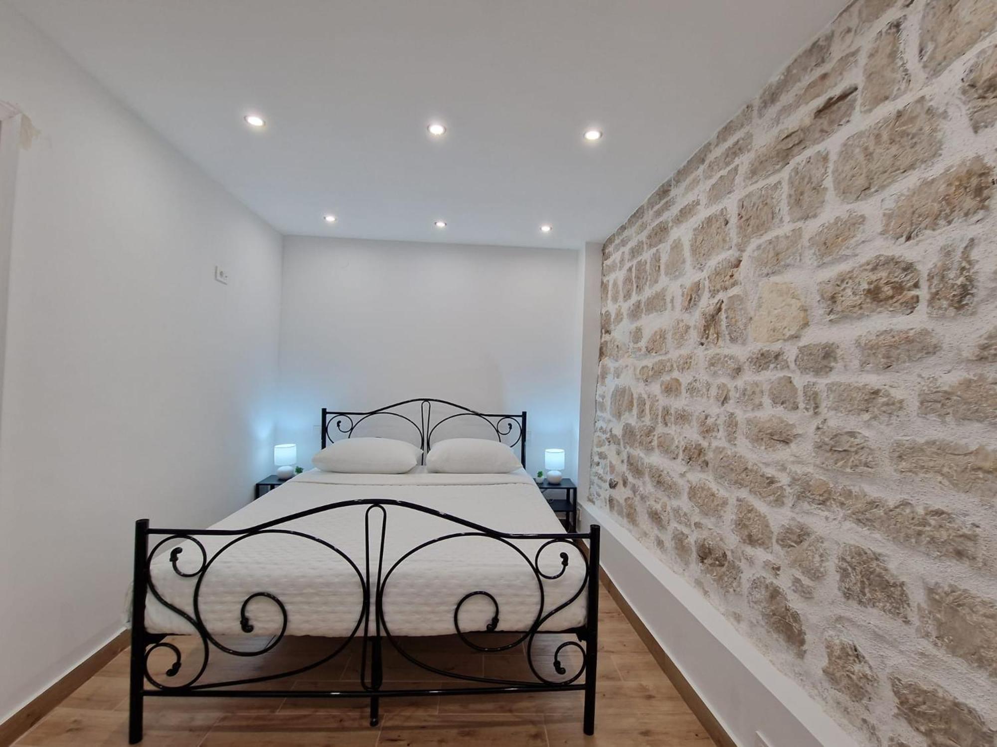 Small House Saint Michael شيبينيك المظهر الخارجي الصورة