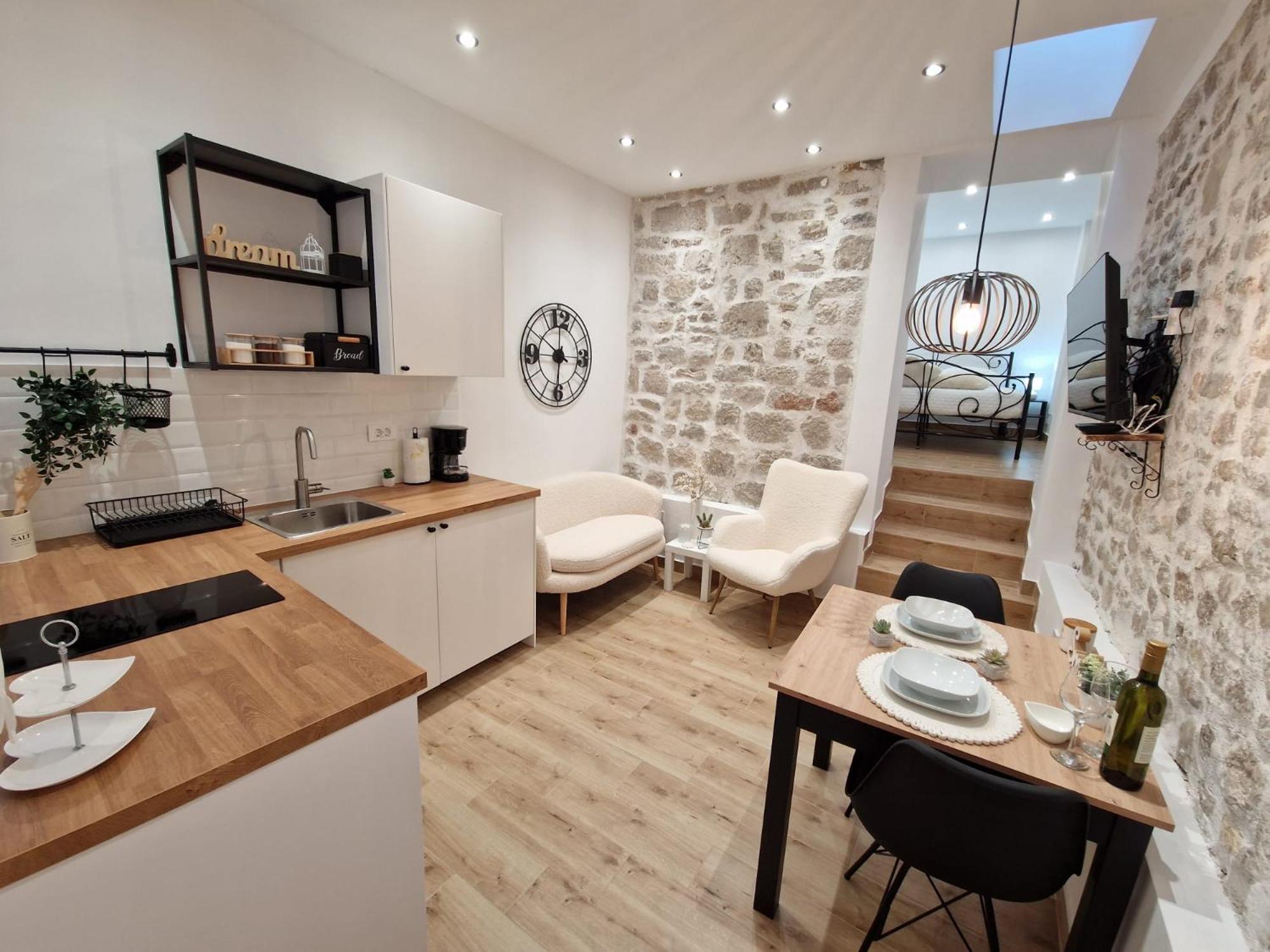 Small House Saint Michael شيبينيك المظهر الخارجي الصورة